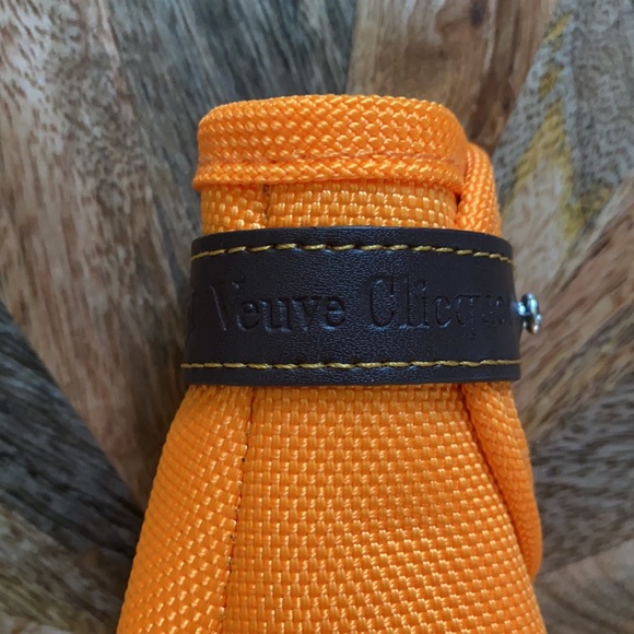 Veuve Clicquot insulated bottle jacket - Picture 2 of 3